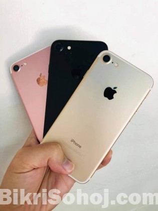 iphone 7 {64GB}